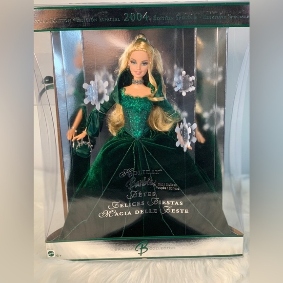 Collectable Barbie 2004 Special Edition in Green and Silver - Picture 6 of 7